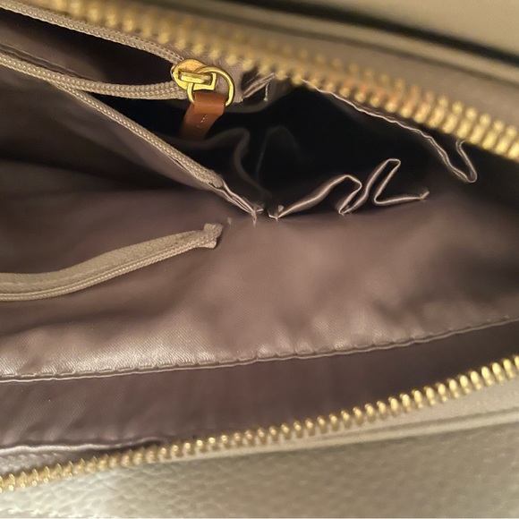 Joy and Iman in synthetic large tote - Picture 8 of 9